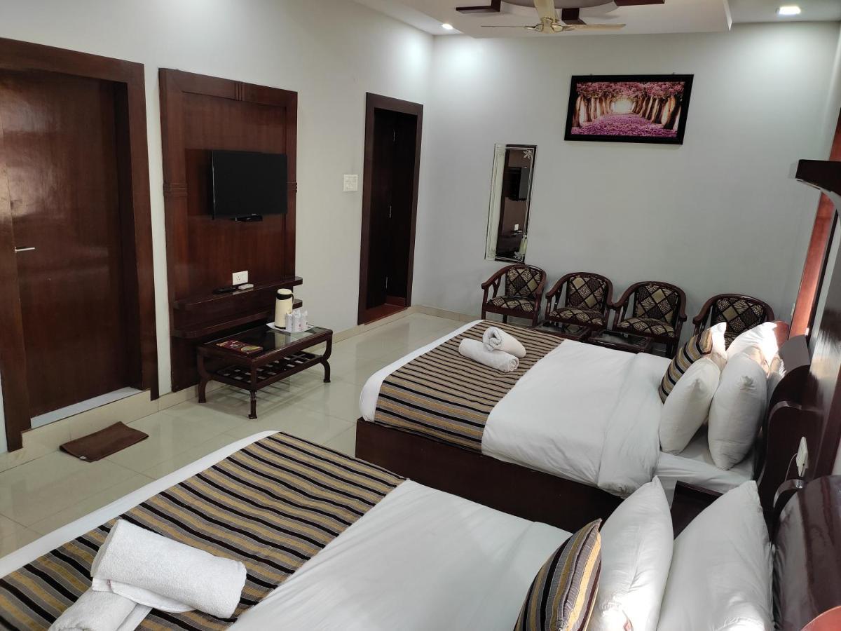 Hotel Krishna Ji Haridwar Bagian luar foto