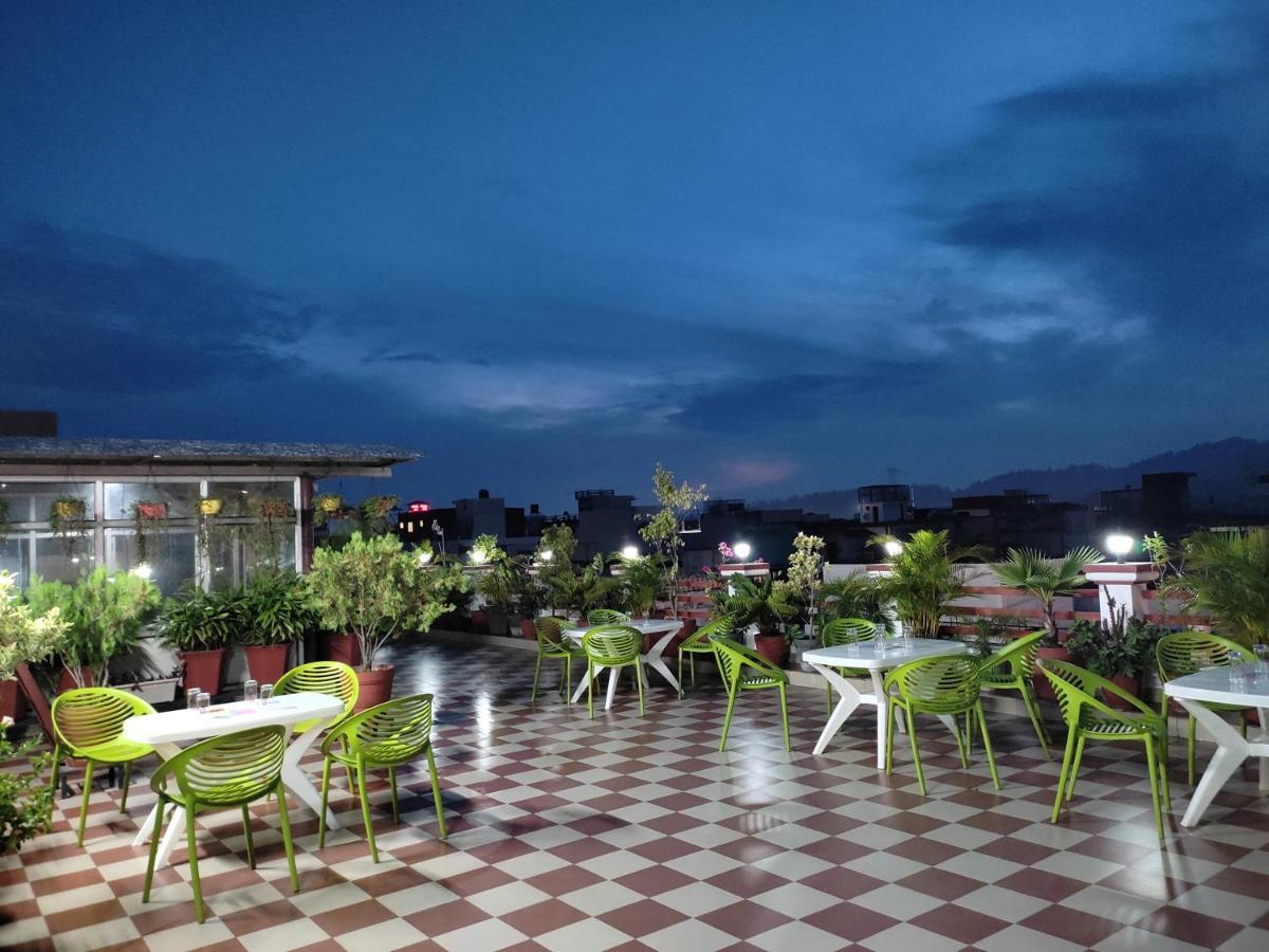Hotel Krishna Ji Haridwar Bagian luar foto